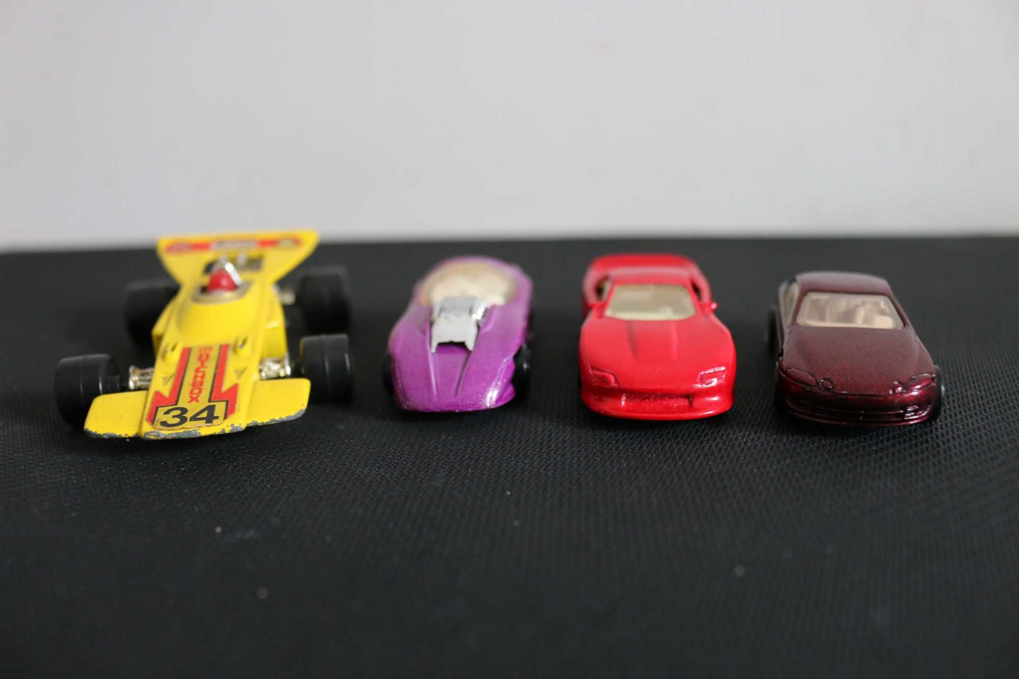 Miniaturas carrinhos hotwheels / matchbox anos 70-90