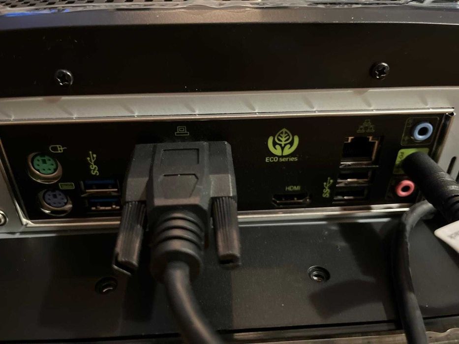 NOWY OKAZJA Komputer NTT All-in-One 21,5'' nowy i3-6100