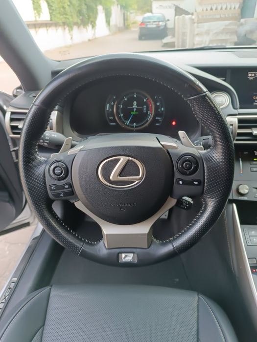 Lexus is 200 продам
