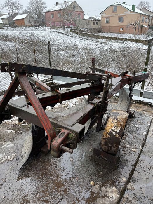 Плуг ПН 3-35 (3 корпусний)