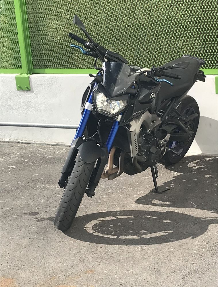 Yamaha MT09 Race Blue