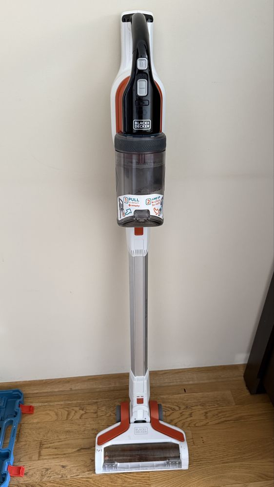 Аккумуляторный пылесос BLACK+DECKER BHFEV182C