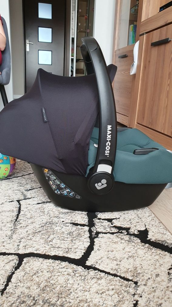 Maxi Cosi Cabriofix i-size + baza isofix Cabriofix + adaptery do wózka