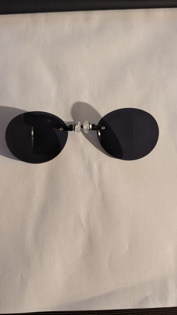 Okulary w stylu Neo z Matrix z noskami
