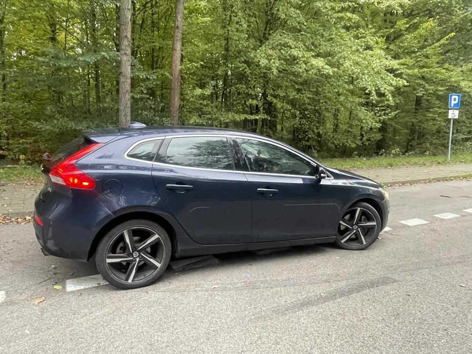 Sprzedam Volvo V40  D4 190 KM  Momentum  2014r