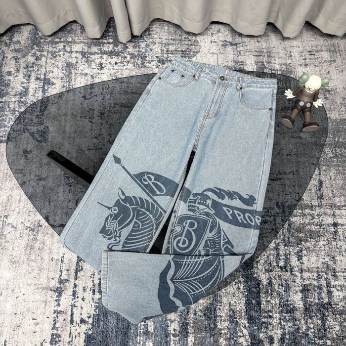 Джинси Burberry's