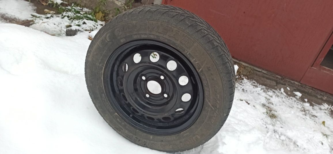 Продам колесо 195/65/R15 зима Good Year Ultra Grip 
Без гуль і без