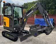 Wynajem NOWEJ minikoparki Volvo EC18E