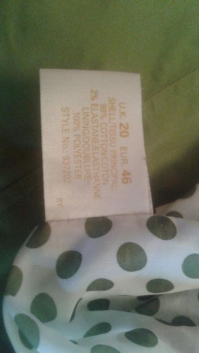 Trencz bardzo duzy ANN HARVEY pachy 66 cm razy dwa rozmiar eur.50-54