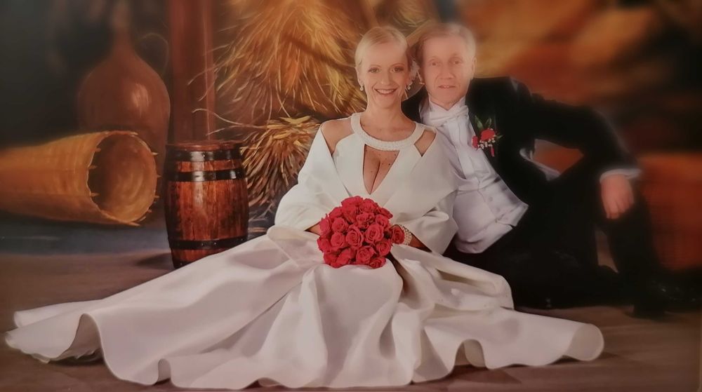 Wytworna suknia ślubna