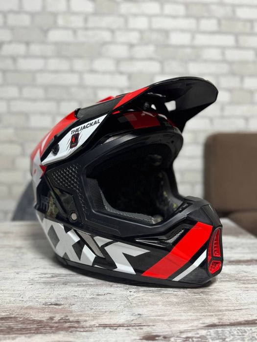 Продам Шлем (кроссовый) AXXIS WOLF Jackal B5 Gloss Red
