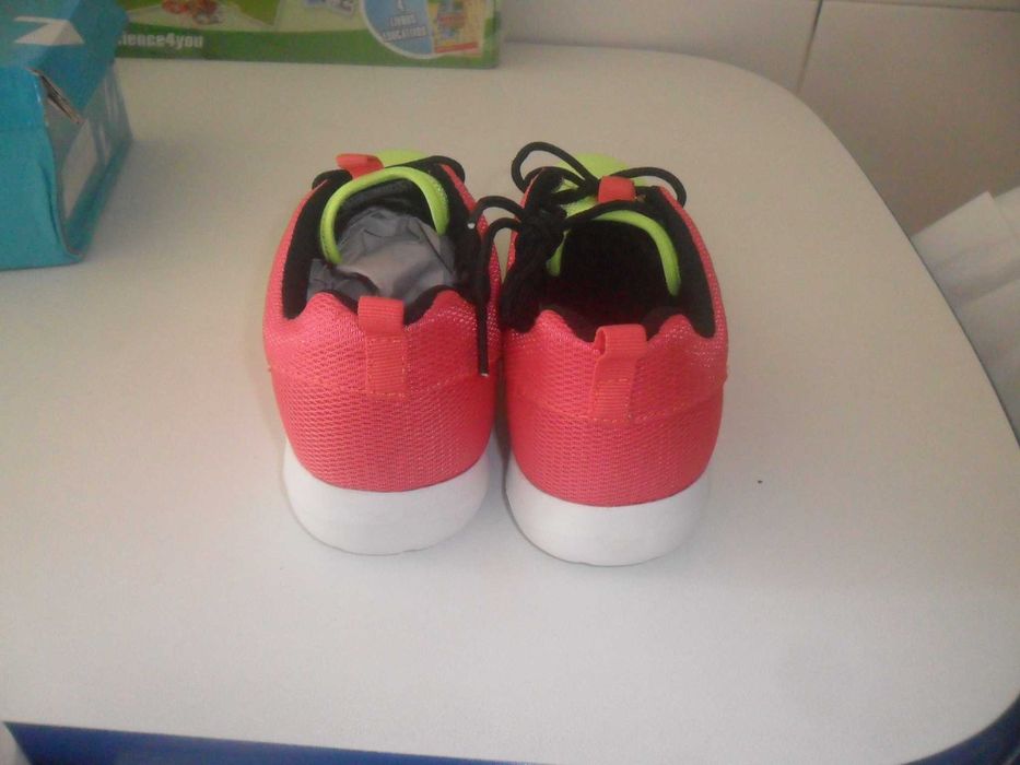 Sapatilhas novas tamanho 39