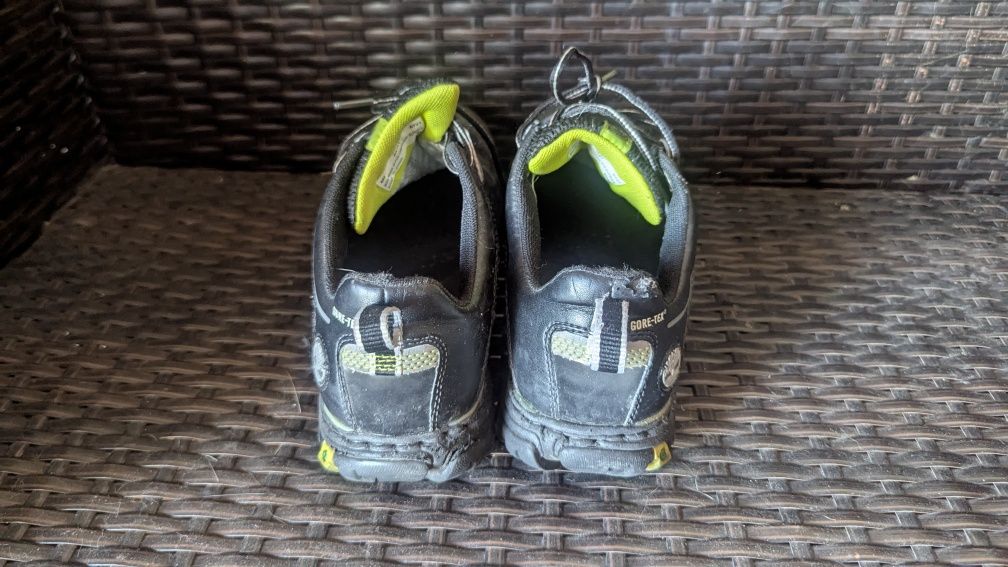 Sapatos desportivos Timberland em bom estado