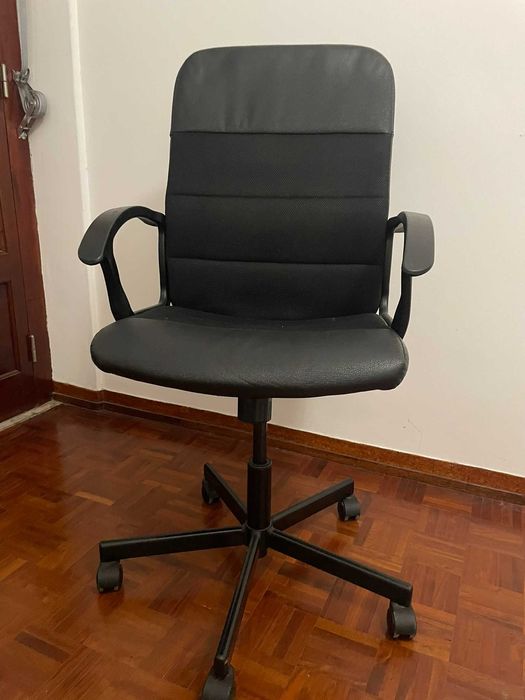 Cadeira giratória de secretária
