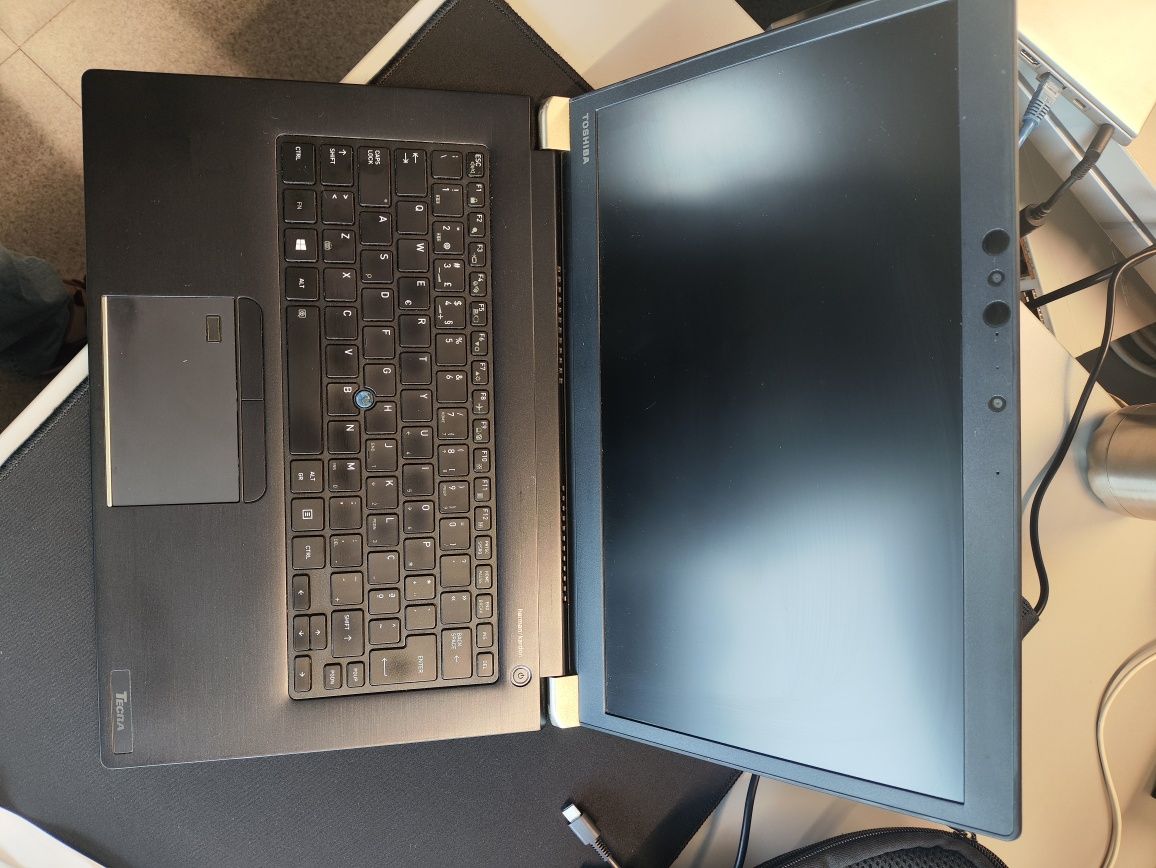 Toshiba Recta x40 i7 16gb 512 Touch screen