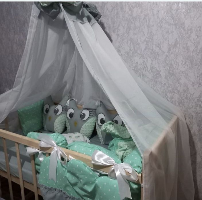 Продам балдахін у ліжечко і бортики