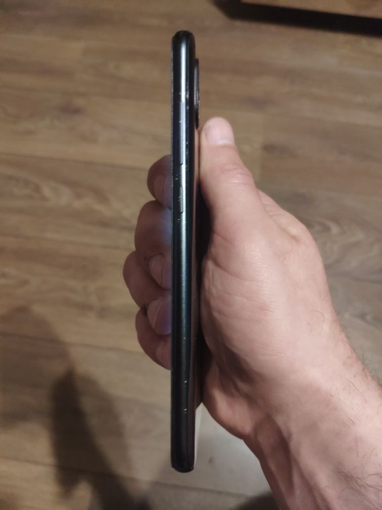 Телефон Xiaomi mi8
