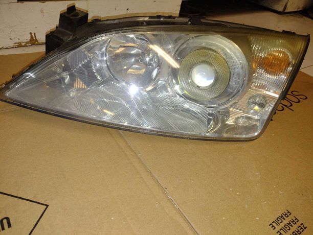 Ford Mondeo mk3 lampa przednia lewa Xenon