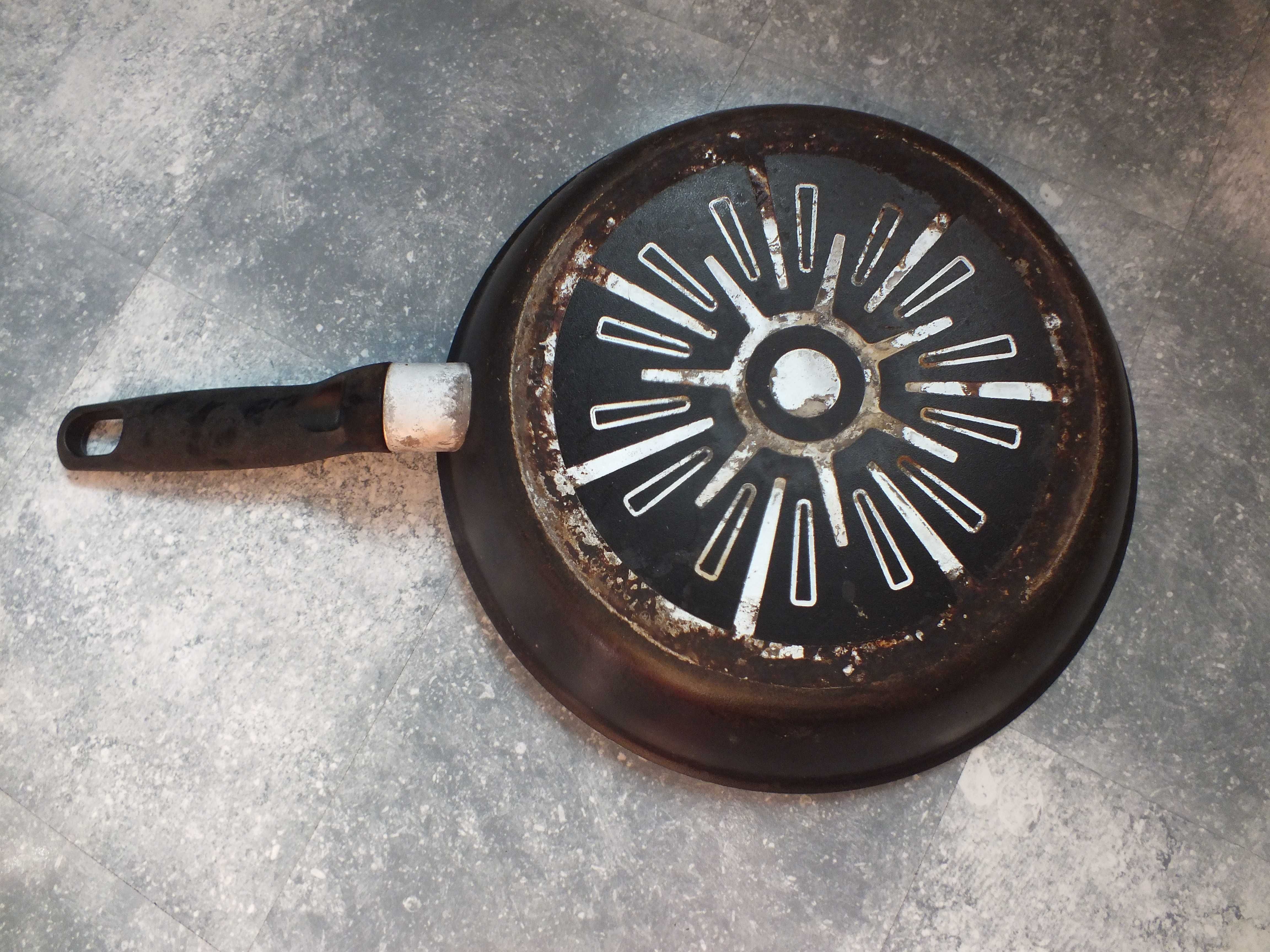zestaw 2szt.  patelnie TEFAL średnica 24cm ,, 26cm , używane patelnia
