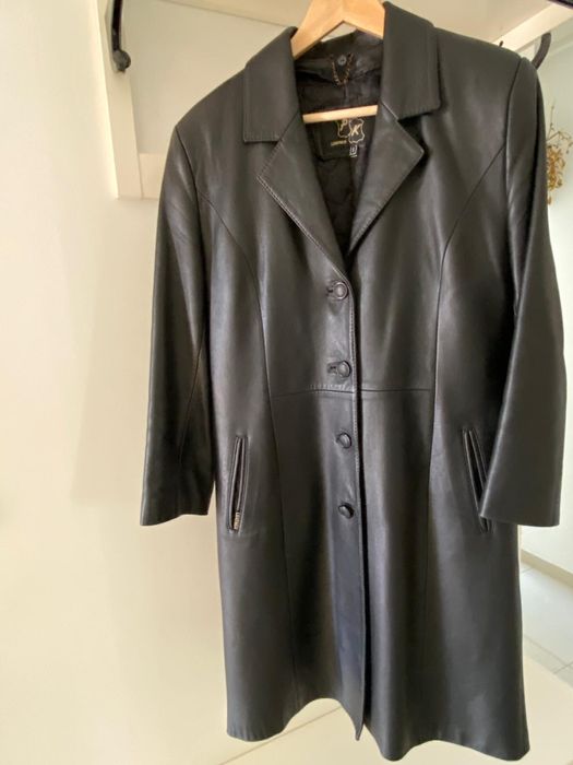 Długa czarna skóra damska