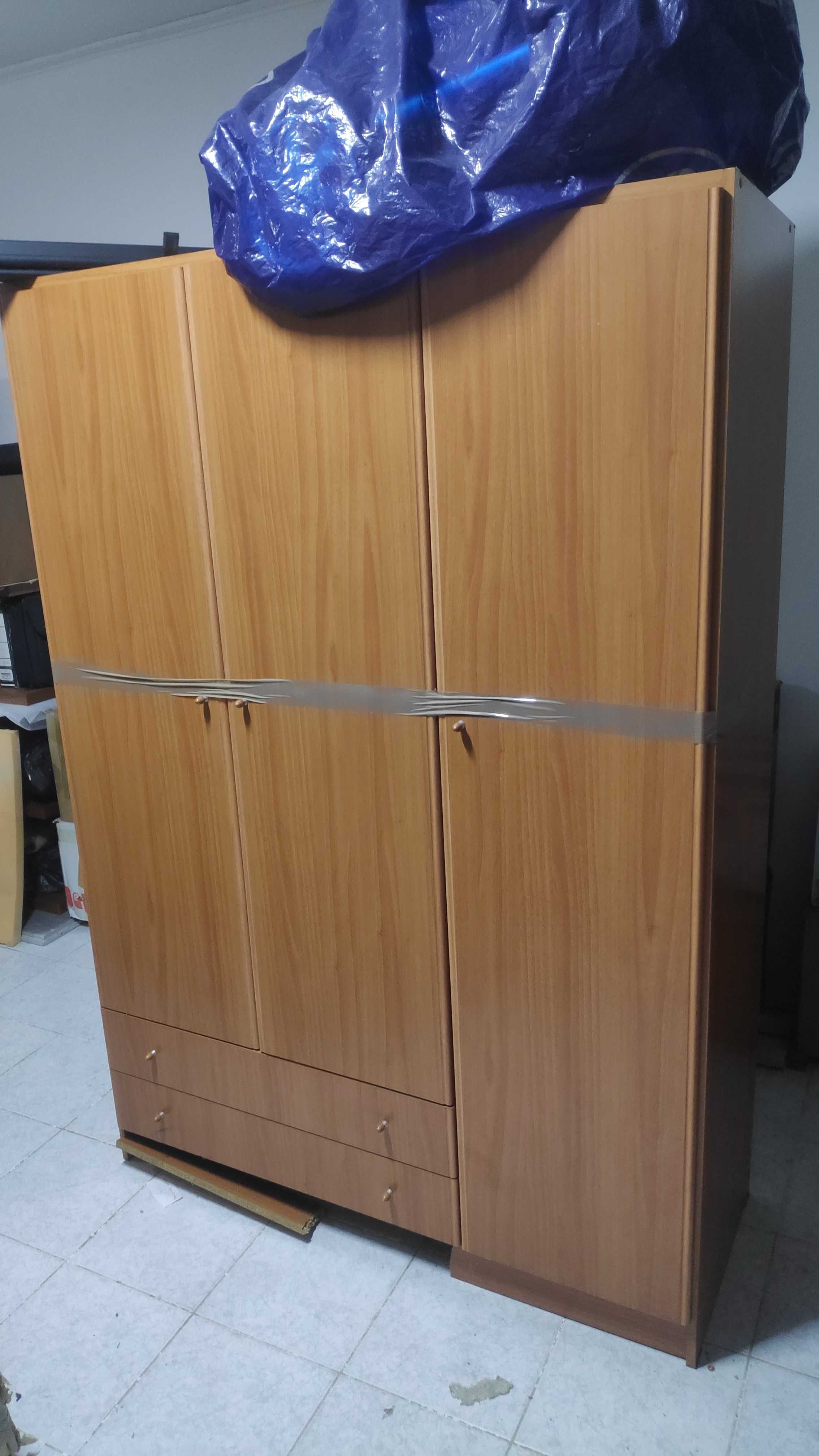 Armário/Roupeiro para quarto