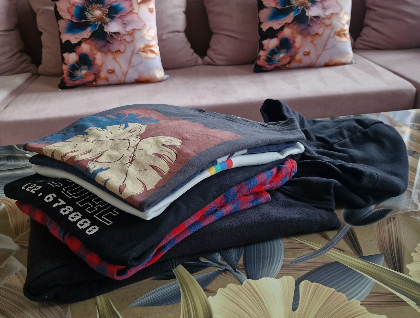 Bluza czarna z kapturem Volcom plus koszulki rozmiar 152/158