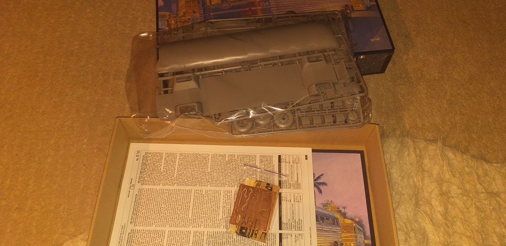 Model autobusu firmy Roden .PD 3751 silverside  1/35