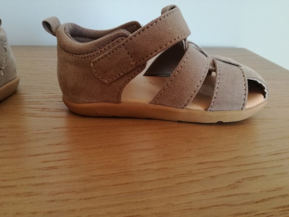 Sandálias H&M tamanho 20/21