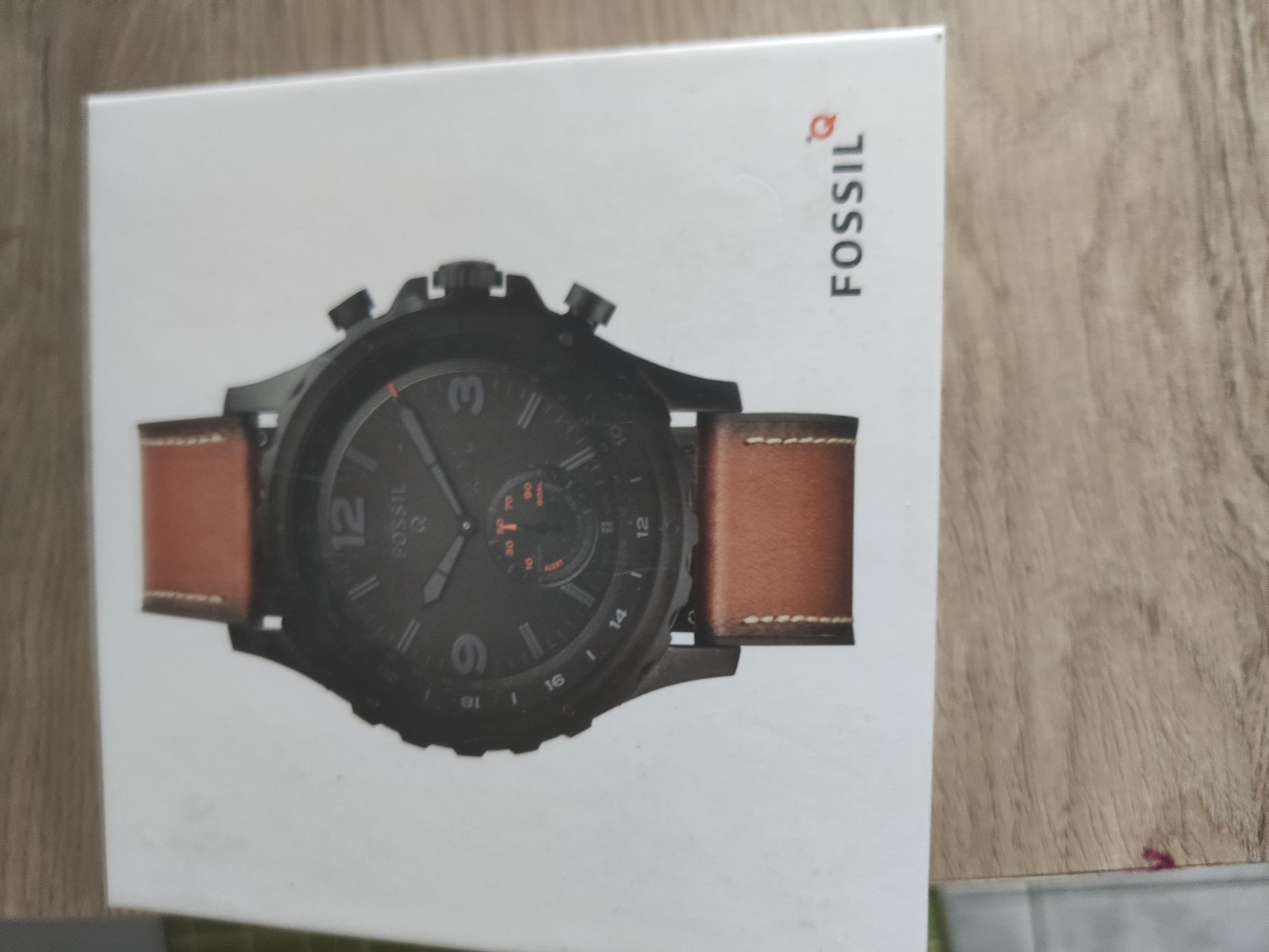 Fossil Q-Nate hybryda