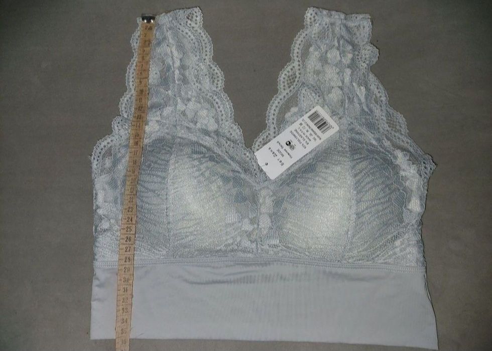 Сексуальна нижня білизня - бюсти, комплекти, пенюар, топи