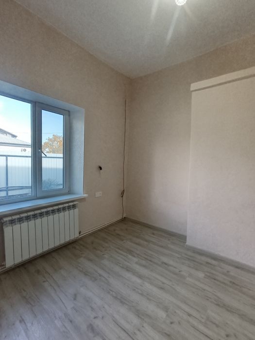 Продам  двухкімнатну квартиру в центрі по вул.Миру.