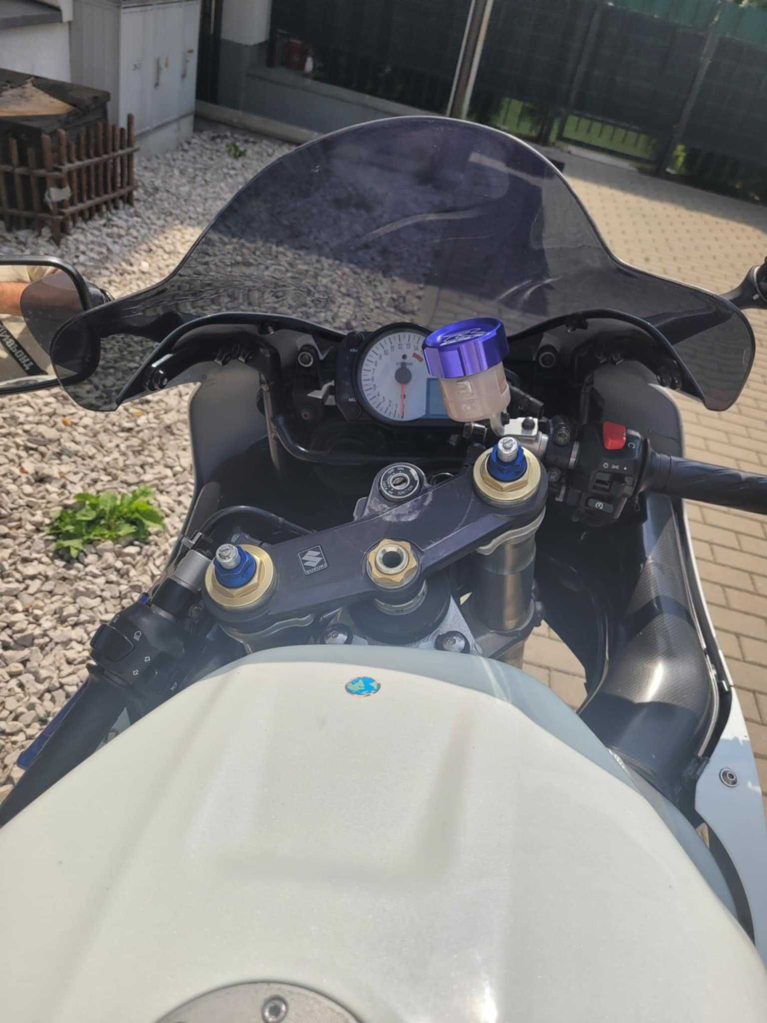 Motor Suzuki GSX-R 750 , biały