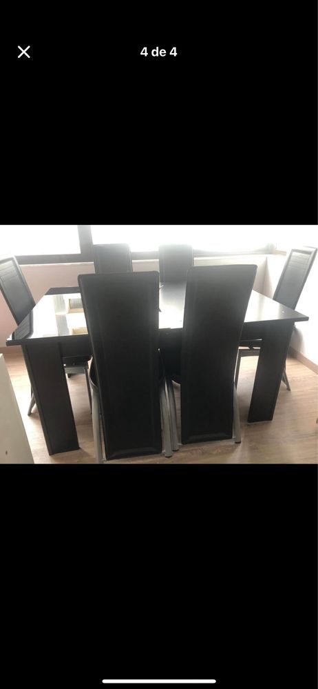 Mesa com 6 cadeiras e amparador