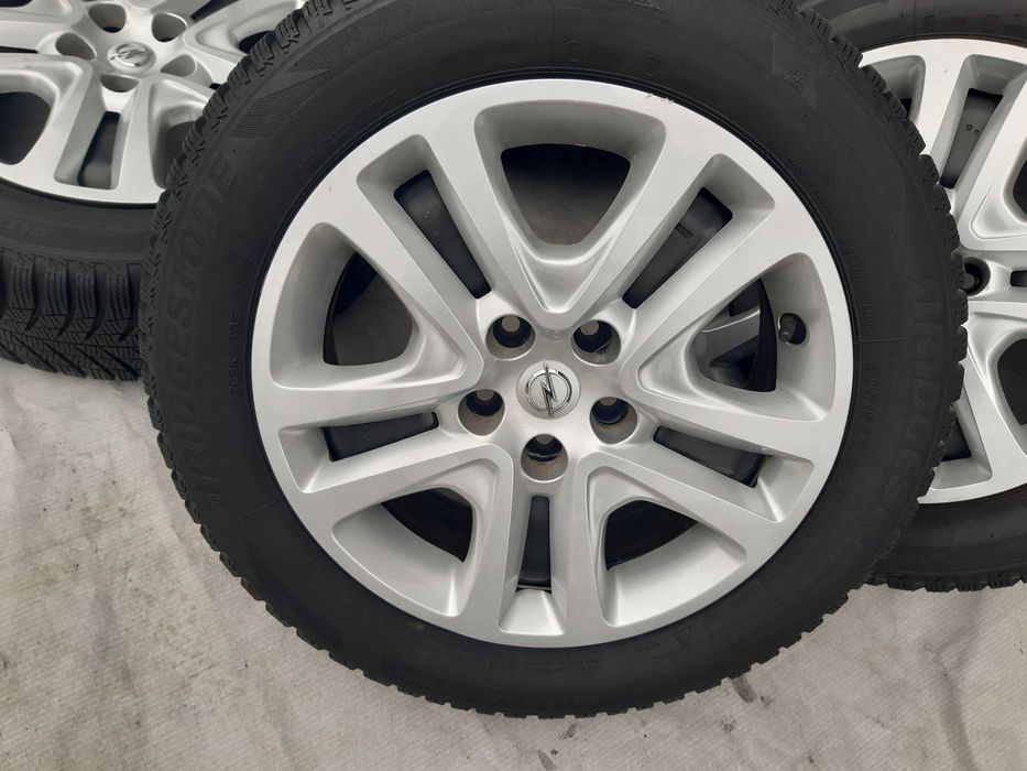 Koła zimowe felgi 16 Opel Astra J K 5x105 et41  205/55r16  czujniki