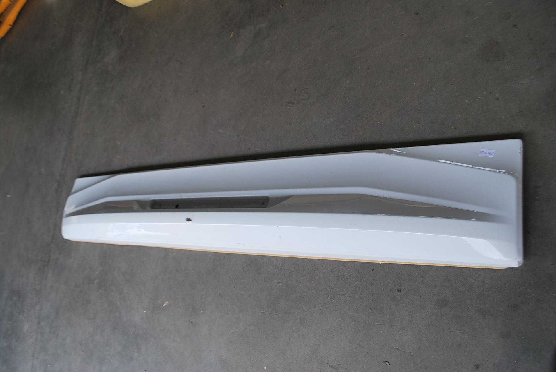 Górna listwa tylna KNAUS SKY WAVE