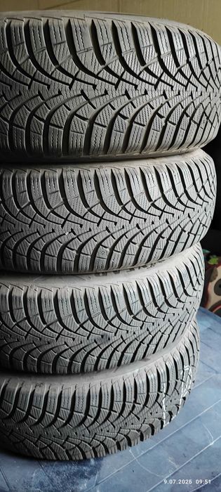 Opony Zimowe Goodyear 195/60 R16 93H komplet 4sztuki w idealnym stanie