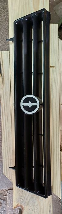 Atrapa/Grill FSO Polonez