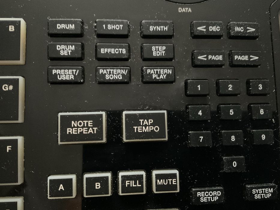 Продам beat production center Akai XR20