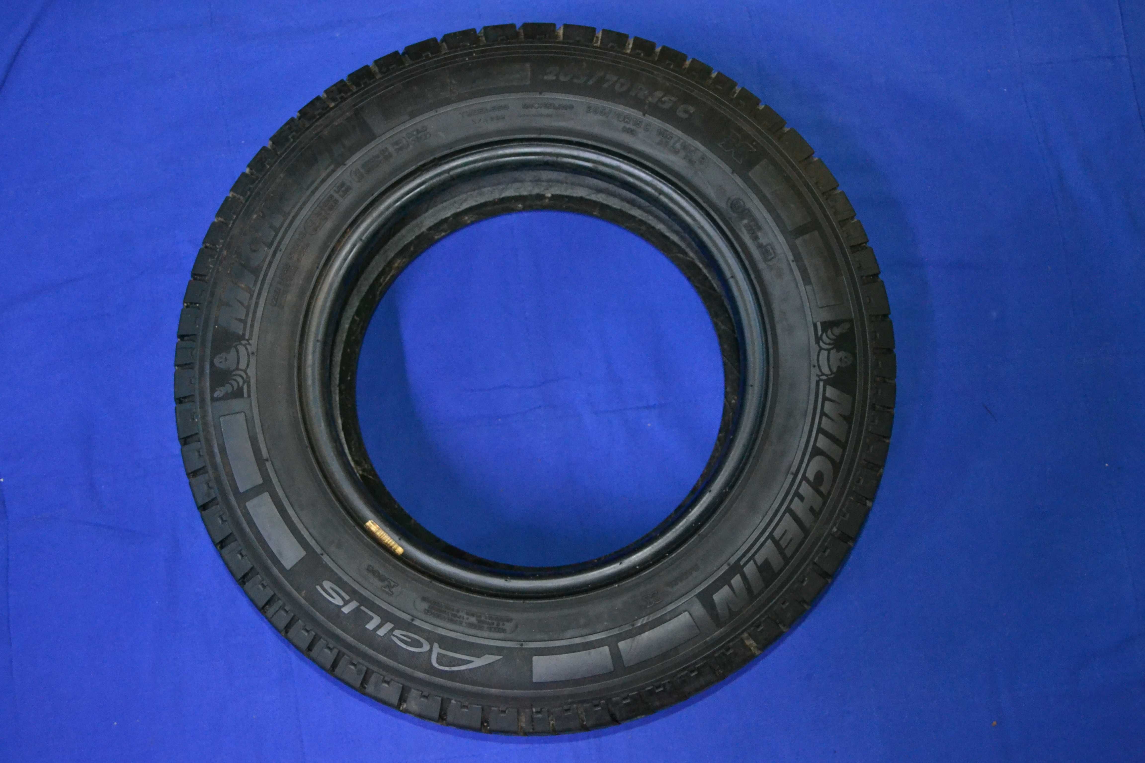 Opony MICHELIN AGILIS 205/70R15C - ( wzmacniane - 2 x 7,2mm ) - 2szt.