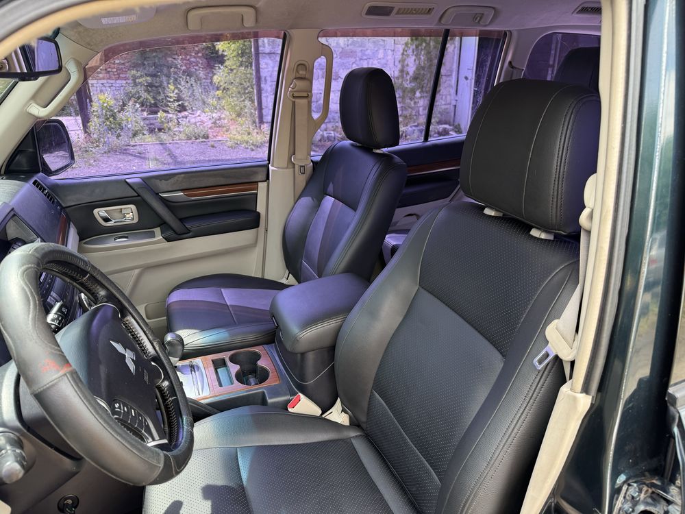Mitsubishi Pajero Wagon 4