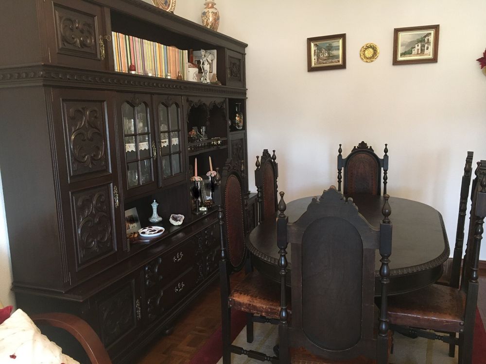 Mobilia de sala jantar antiga
