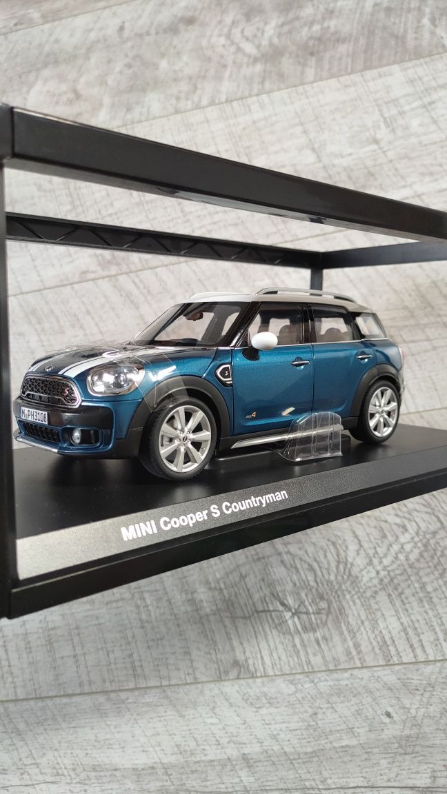 MINI Cooper S Countryman w skali 1:18 Kyosho Nowy