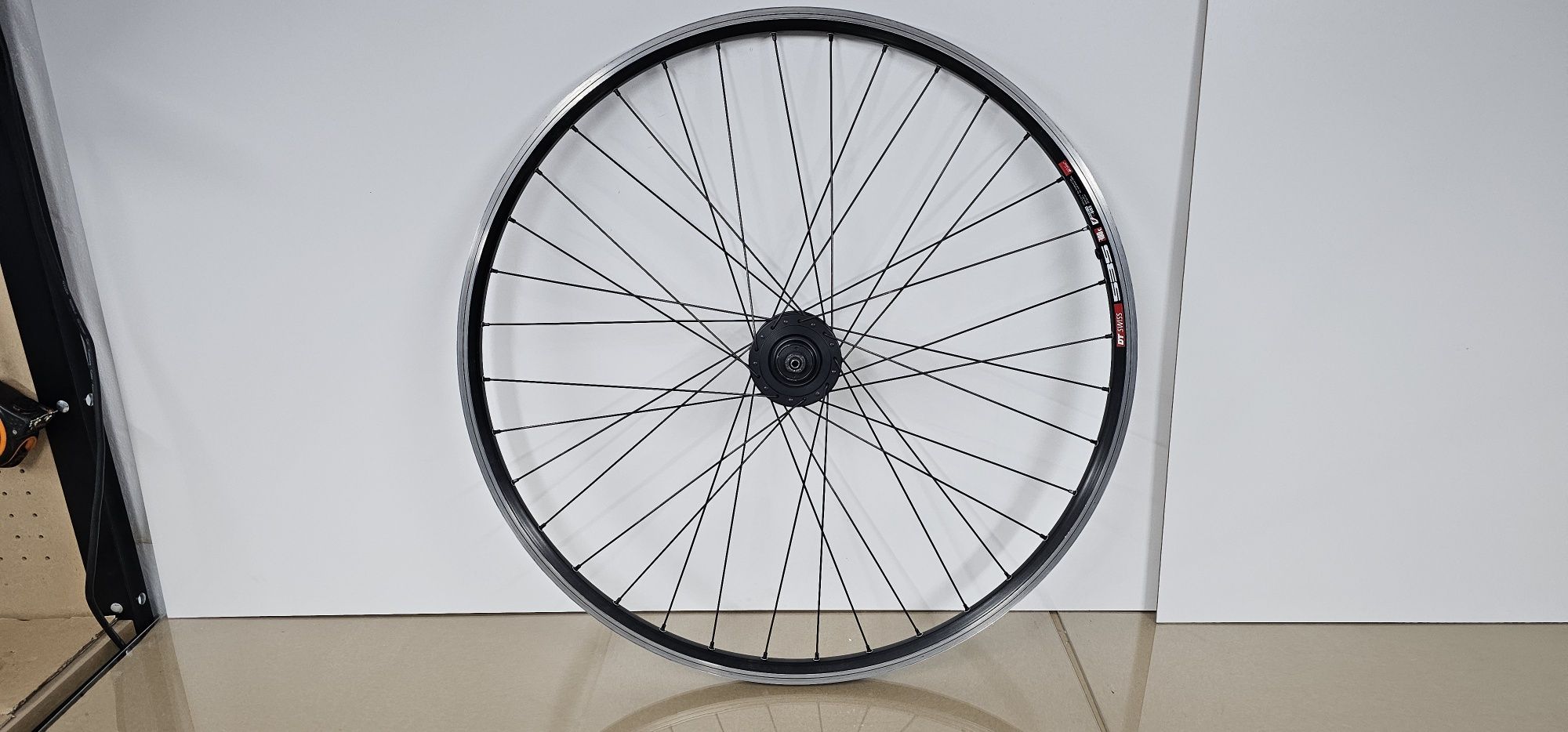 Nowe. Koło 28" Dt-swiss 535 . Dynamo DH-C3000-3N-QR.