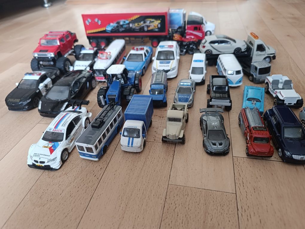 Машинки, трамвай, троллейбус, полицейские
