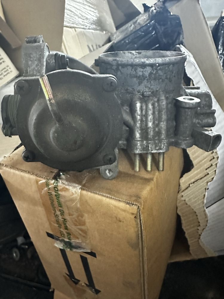 Дросельна заслінка Mitsubishi Galant 2.5 V6 24V 1996-2003 рік