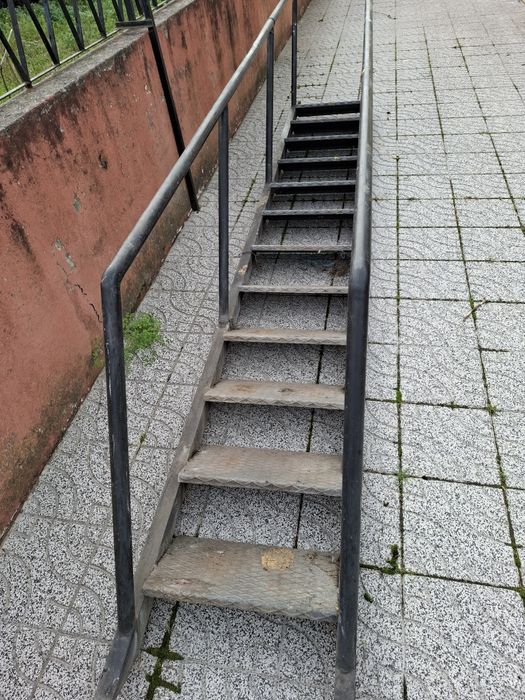 Escada ferro robusta