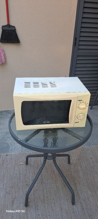 Micro ondas a funcionar