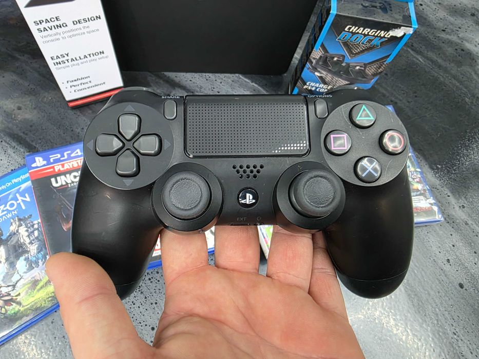 Konsola PS4 Playstation 4 SLIM 1TB + ładowarka stojak 5 gier GW6 SKLEP