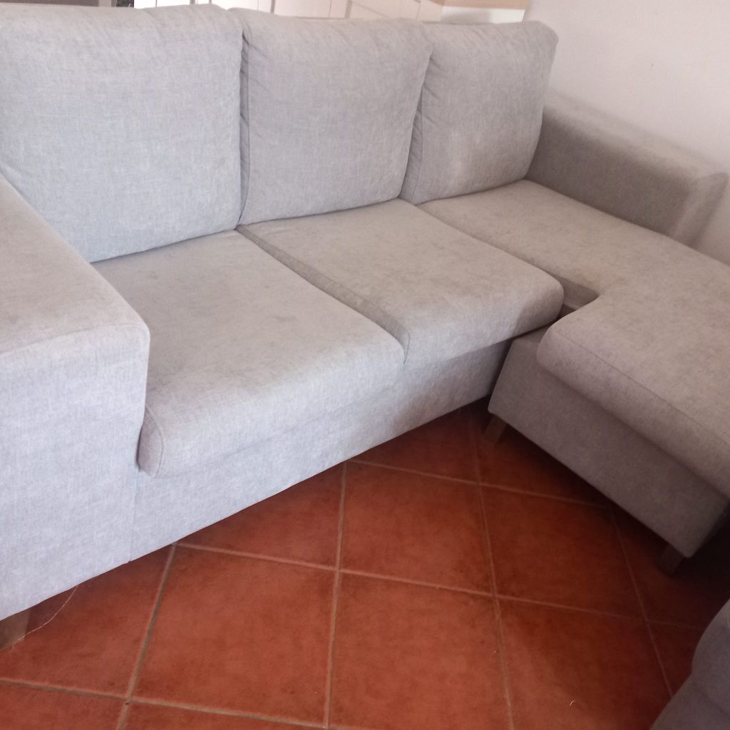 Sofá com chaise-longue