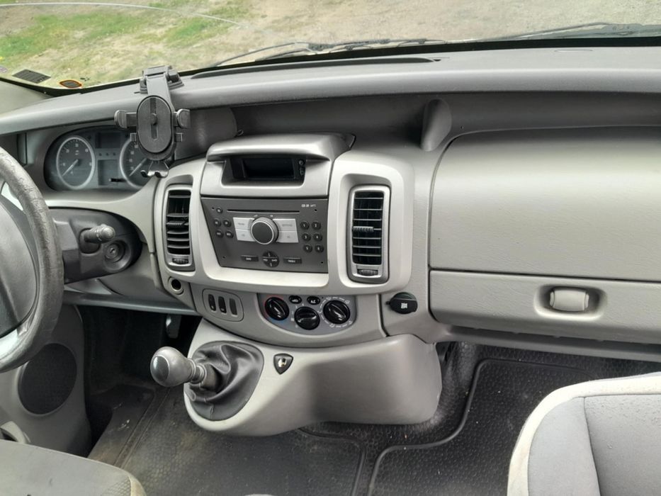 Opel vivaro sprowadzony klima